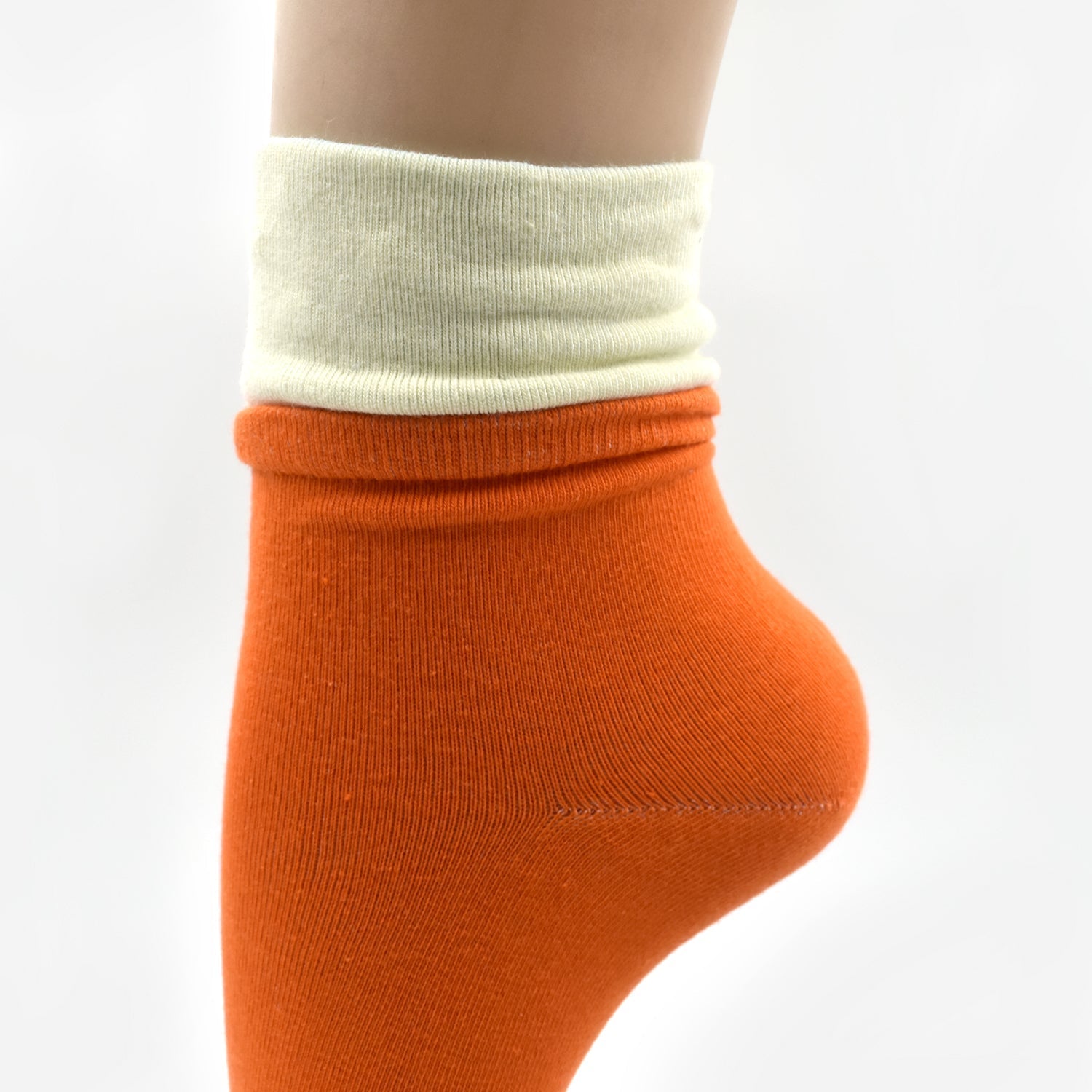 Classic socks with a breathable and soft feel Classic socks with a breathable and soft feel
